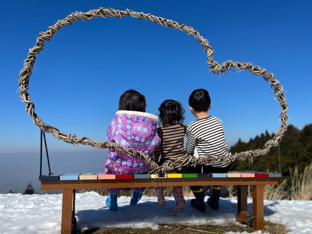 雲辺寺山頂公園のハート型ベンチ